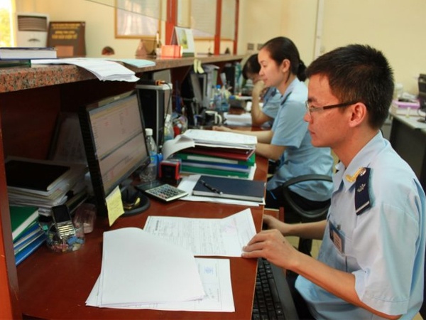 Vì sao gửi hàng quốc tế thường không có cam kết thời gian chính xác?