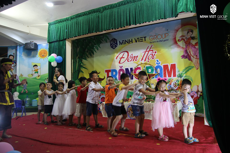 Minh Viet Group tổ chức Tết trung thu cho các cháu thiếu nhi với chủ đề " Đêm hội trăng rằm"